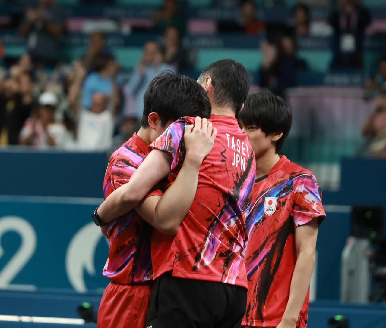 日本队完胜韩国队,张本智和状态火热 日本队完胜韩国队,张本智和状态火热