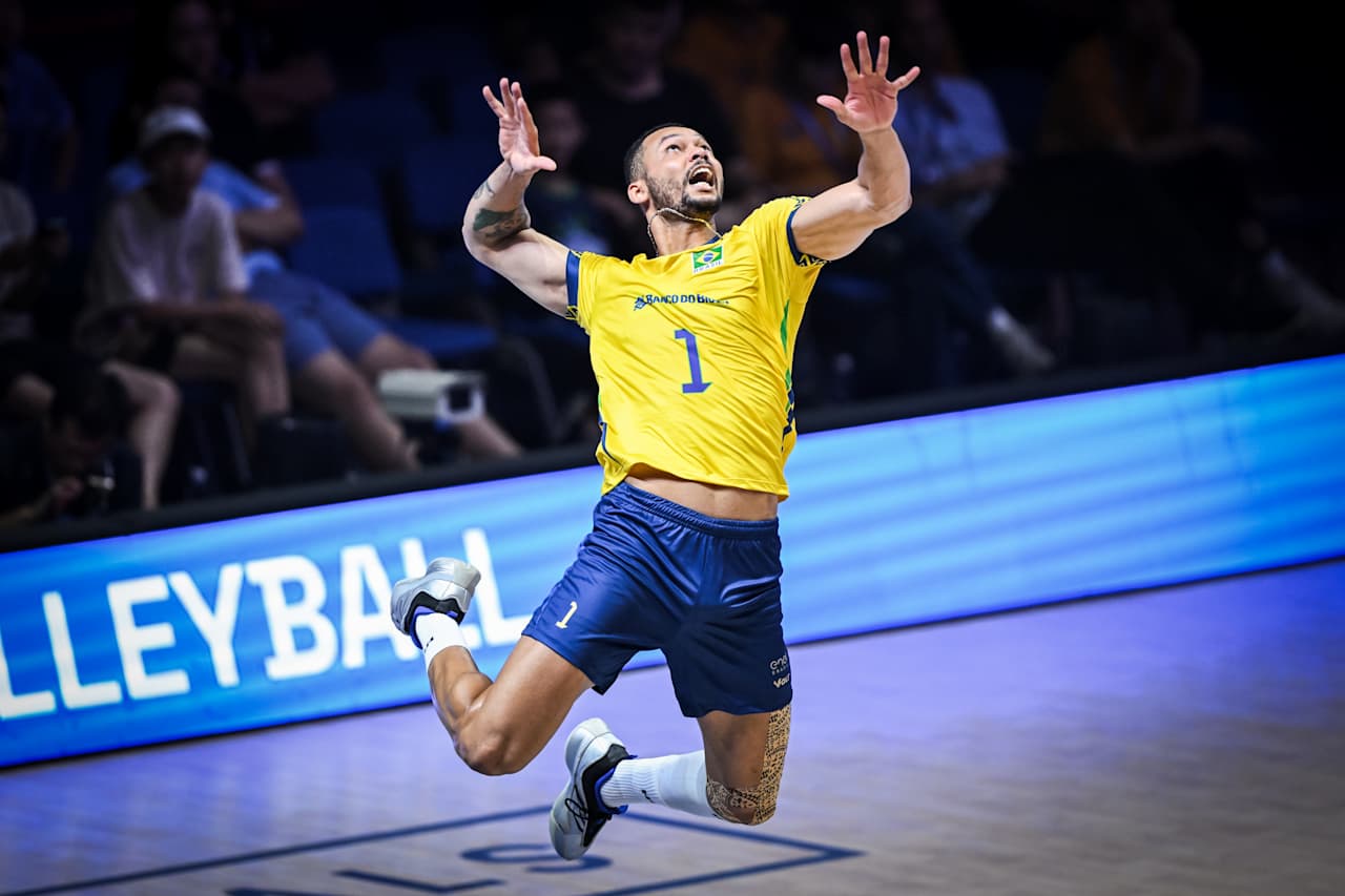 那不勒斯逆转巴西，阿尔瓦雷斯状态火热