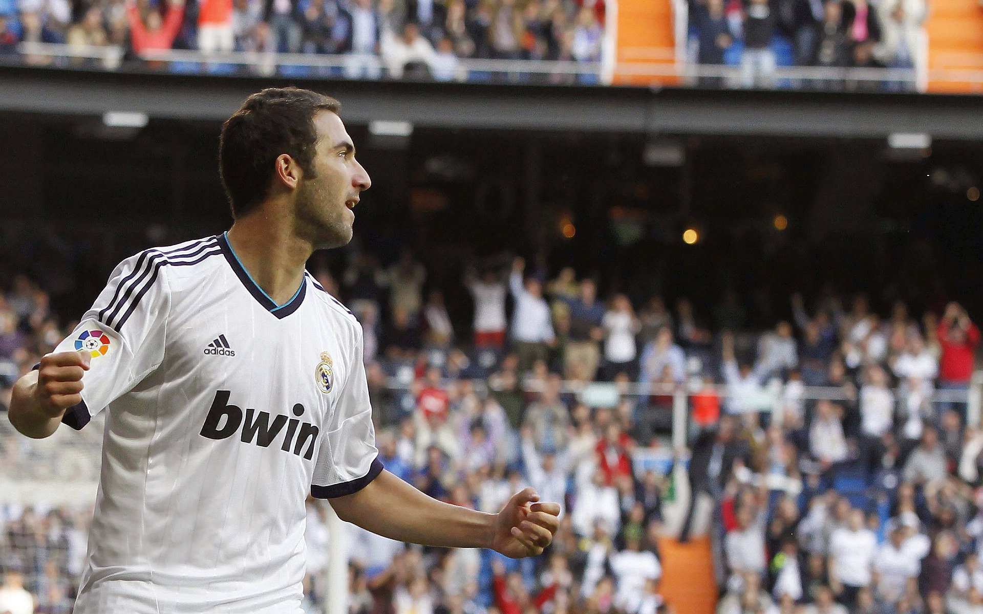 比利亚雷亚尔冲垮玻利维亚，厄德高如何成为撕裂防线的关键先生