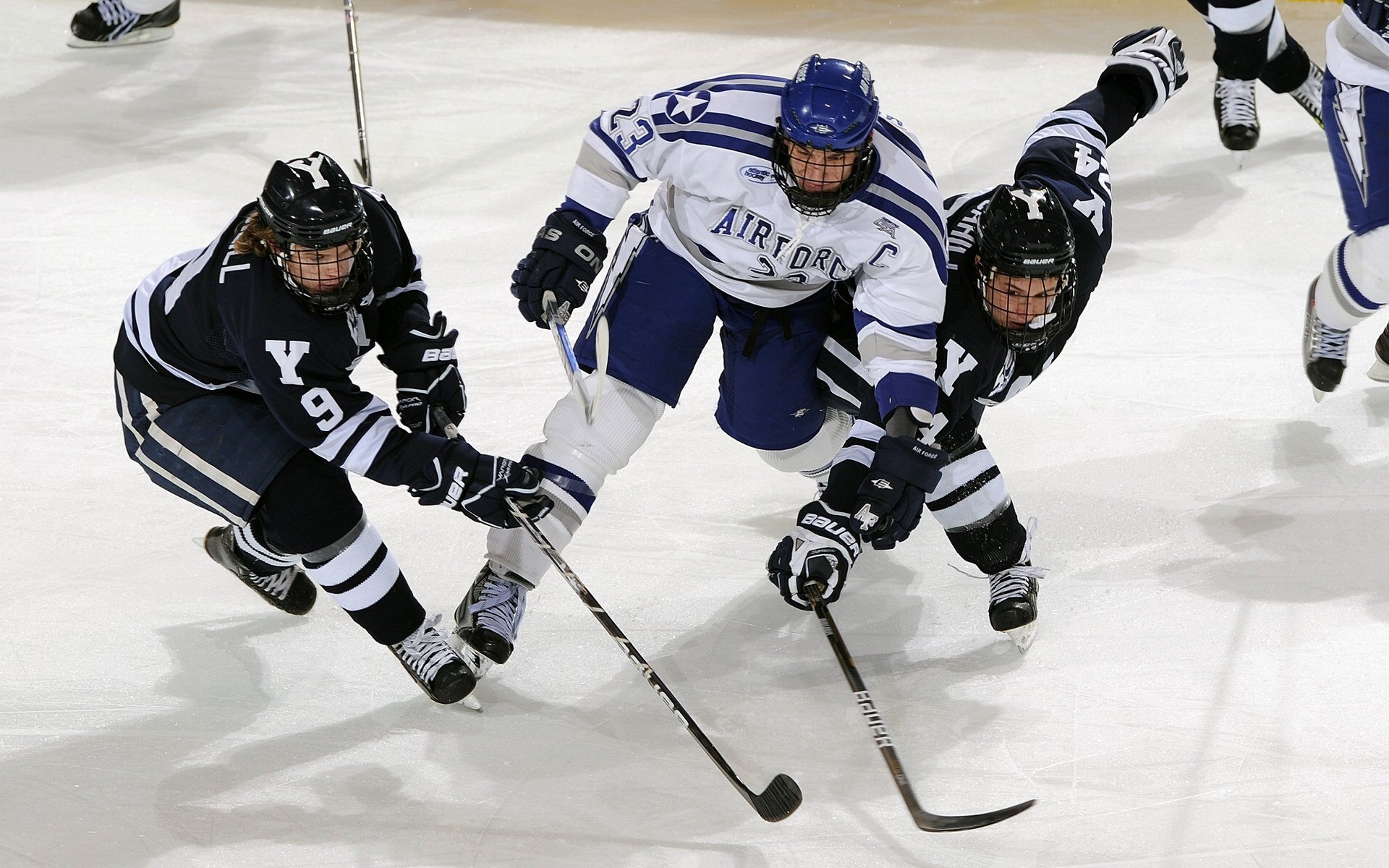 比利亚雷亚尔冲垮玻利维亚，厄德高如何成为撕裂防线的关键先生