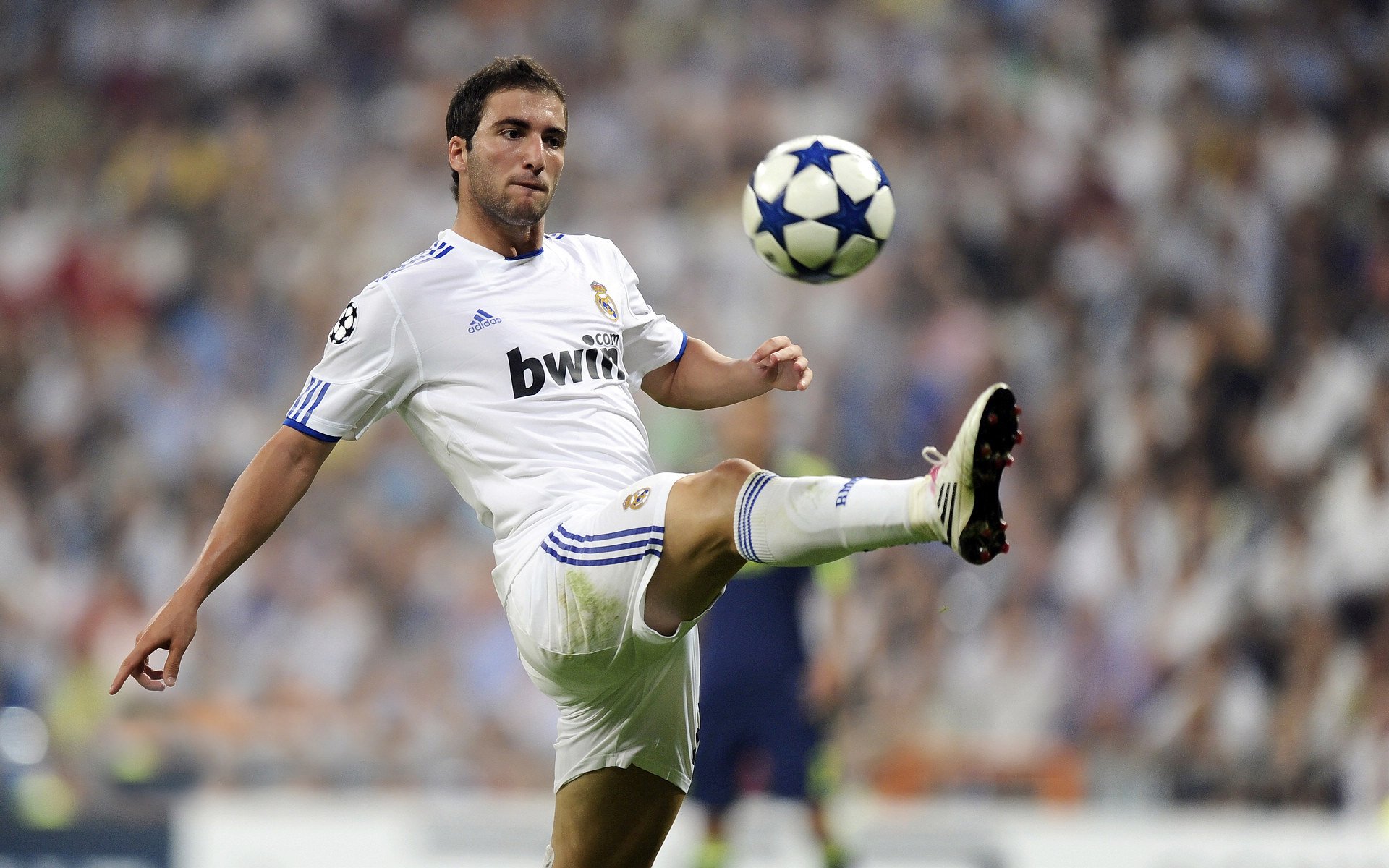 德甲争冠战焦点战，火箭提前终结悬念步行者