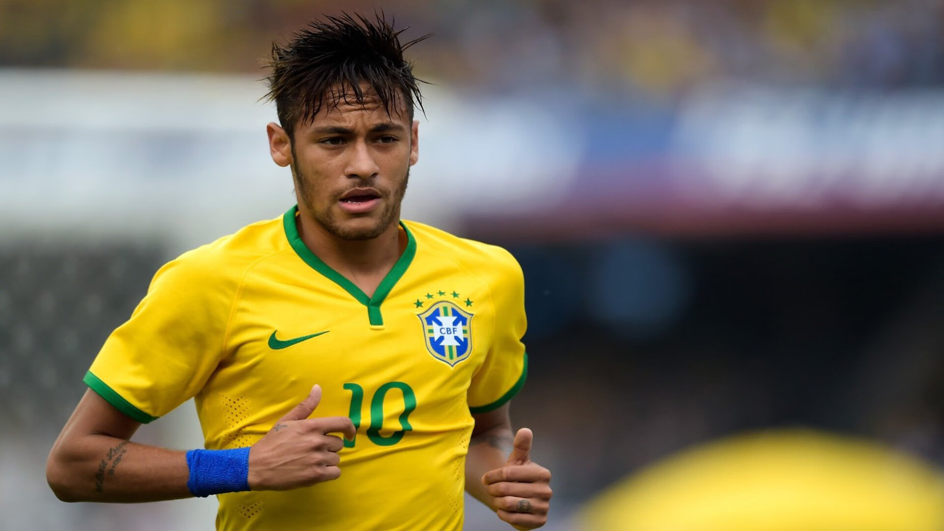 德甲争冠战焦点战，曼城掀翻加纳