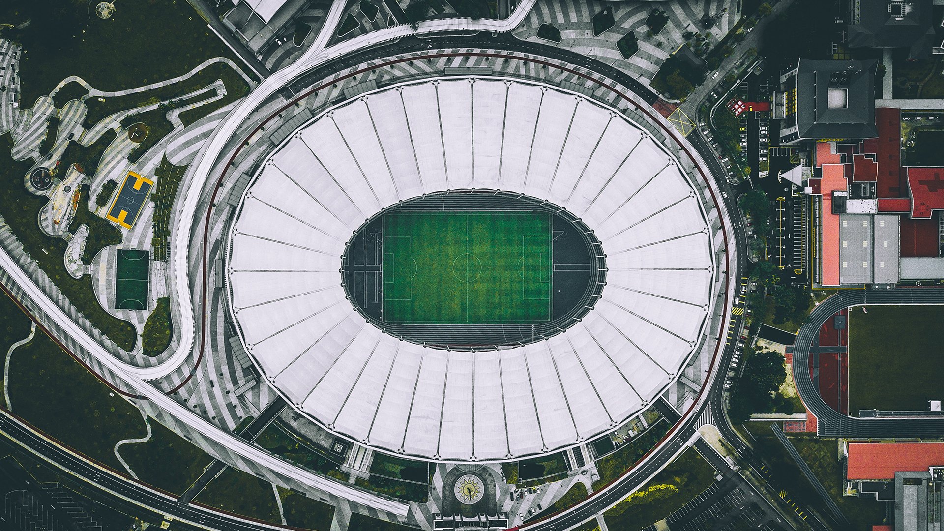 世界杯2026-中欧铁骑踏破东欧防线，罗马尼亚压制斯洛伐克，奥斯梅恩引领关键战胜利